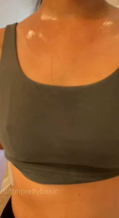 Do you like seeing me sweaty? 😜💦