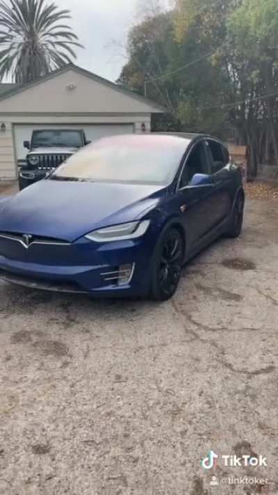 How to wake up the neighbors, Tesla edition.