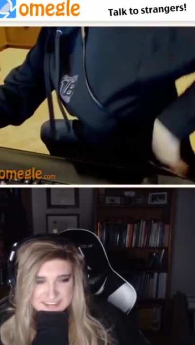 2 girls 1 omegle chat