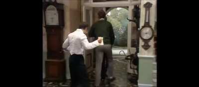 Mr Fawlty would like to say adiós.