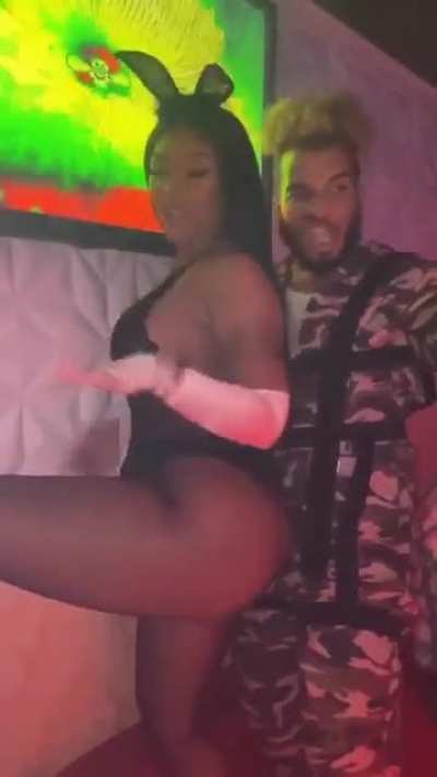 BUNNY 👯‍♀️🍑<wbr>💦