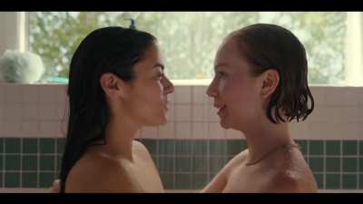 'Hacks' S3E2 (2024) Lorenza Izzo & Hannah Einbinder