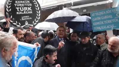 Destek verdiğim Zafer Parti<wbr>si🇹🇷, her zaman ve her yerde, korkmadan ve menfaat gözetmeden Türk milletinin hakkını savunuyor. Eleştirenlere soruyorum: Sizin partiniz ne yapıy<wbr>or?

<wbr>Kerkü<wbr>k Türk’tür ve sonsuza dek Türk kalacak!