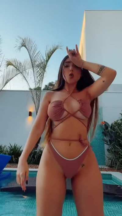 Nyvi Estephan