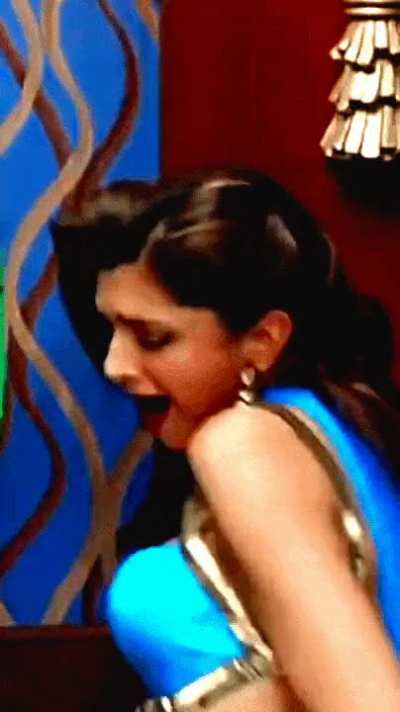 deepika padukone hot