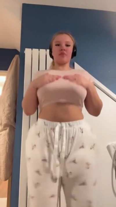 🍑👀