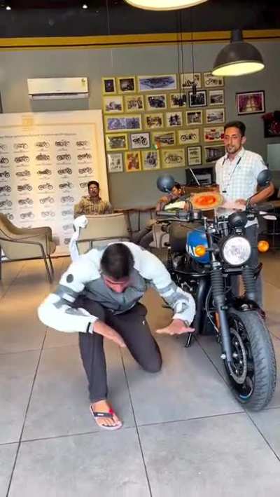 Fellow bikers please help