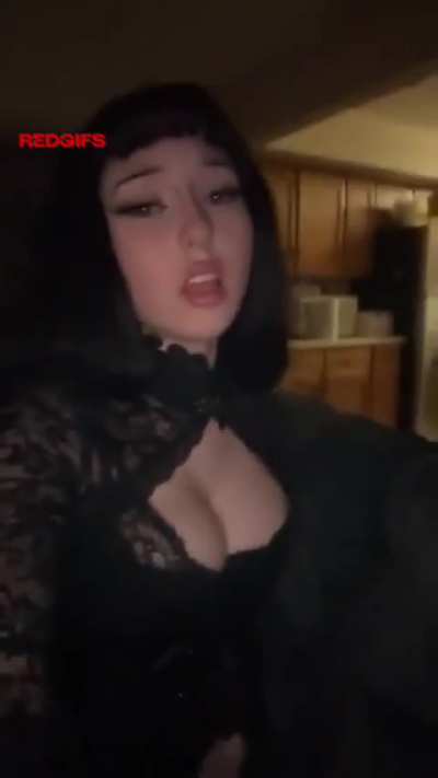 Goth babe