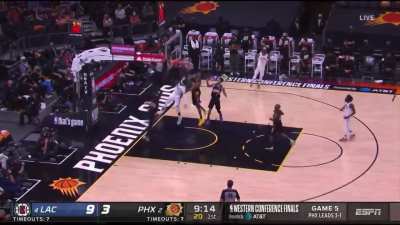 [Highlight] Reggie Jackson throws it down.