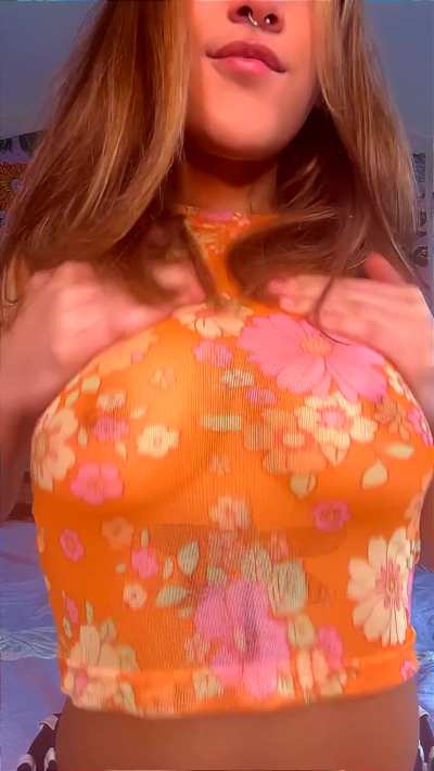 I want you to play with my Latina tits