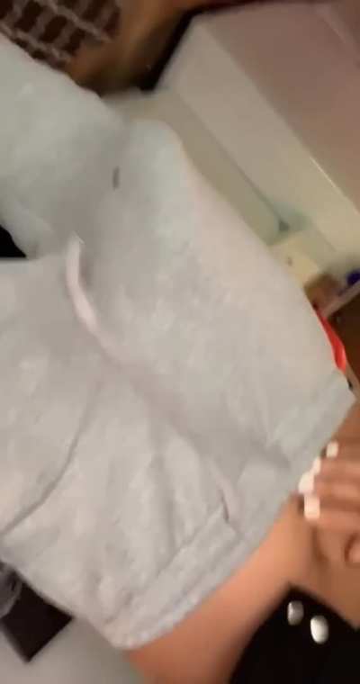 It's so hard to hide her :3