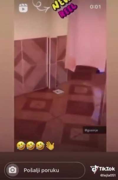 😳