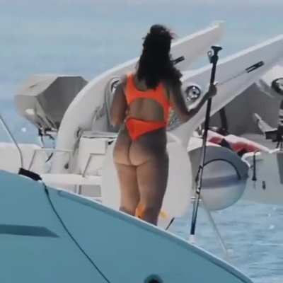 I seen the pictures, but I don't recall if anyone post the video. So here you go