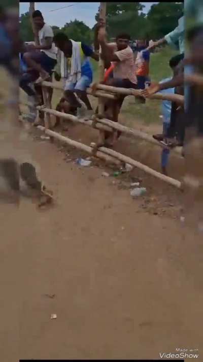 a guy got lassoed like in RDR2