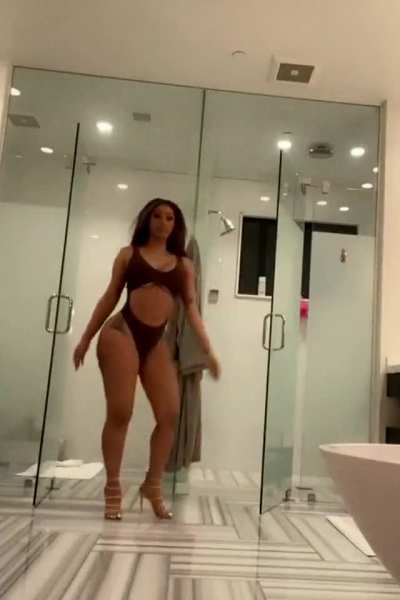 I'd let Cardi B smother me with dat ass...