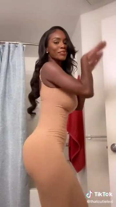 she got moves 😍😍😂