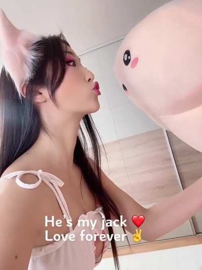 Sumire Mizukawa from her Tiktok