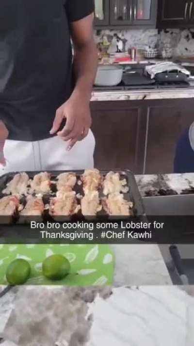 Look who is cooking Thanksgiving Dinner 👀.