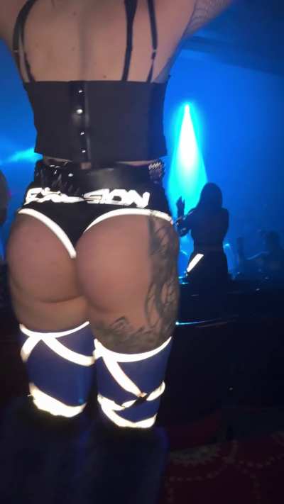 Once you rave with me you’ll never want any other view
