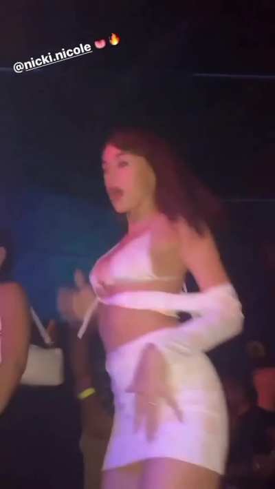 Nicki Nicole perre<wbr>ando🍑<wbr>🔥 Se viene su compilado