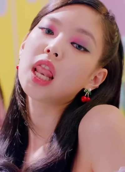 JENNIE