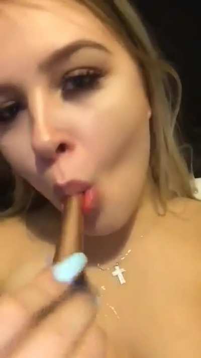 22 [F4M] [ Snapchat ] [grif<wbr>finky<wbr>09]Pr<wbr>ess the up arrow and I'll send an instant nude. Always in the mood for s*xting👍