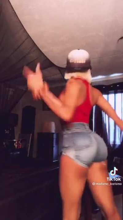 Jeans and 🍑unity as one