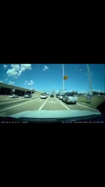 Tractor trailer falls off overpass, explodes in Allen TX. 1 confirmed dead (09/20/2022)