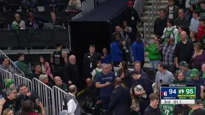 [Highlight] Jayson Tatum is ejected from the game against the 76ers