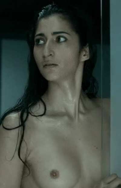 Alba Flores