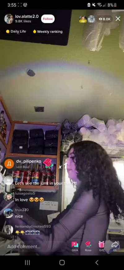Barrista shows tats and tits live