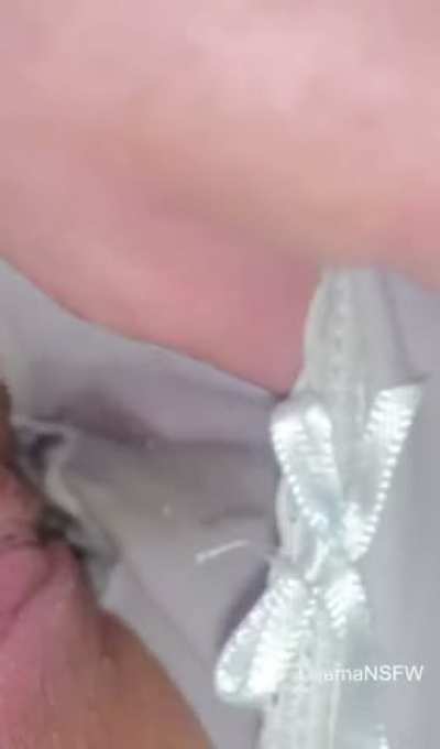I’m so horny, my panties are soaked 😳