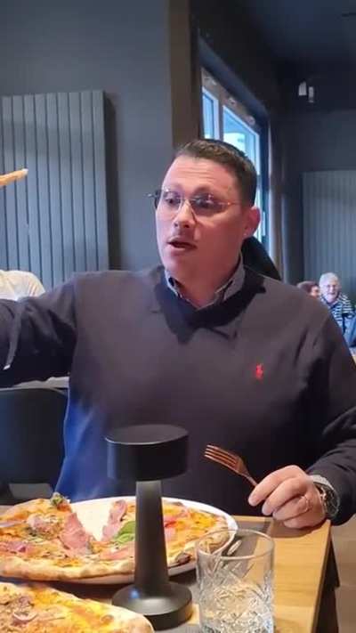 Songy Man Loudly Disturbs Fellow Patrons During Paid Service to Promote Brand