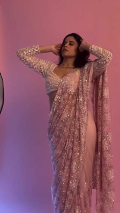 Sai Tamhankar sexy saree photoshoot BTS