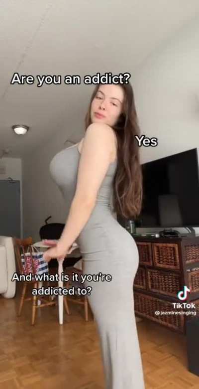 When she turns to the side ...