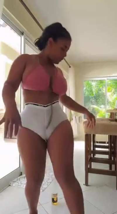 F: 🇩🇴 🐫