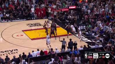[Highlight] Max Strus hits the three to give Miami a five point lead