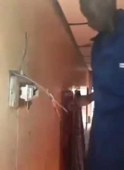 How to cut live wire? Step 1: Cut. Step 2: Run!