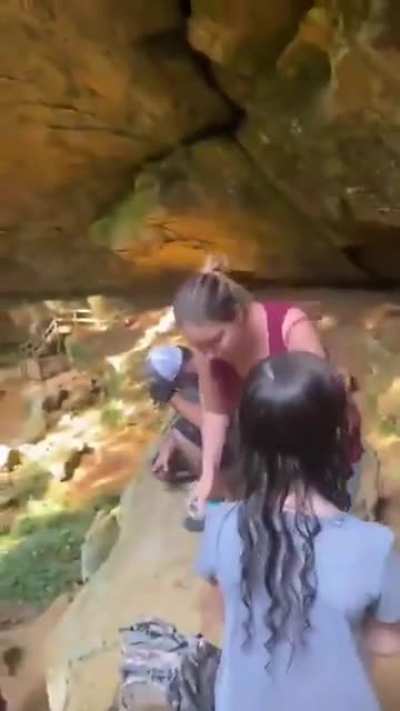 Man caught vandalizing Ash Cave State Park in Ohio turns to violence