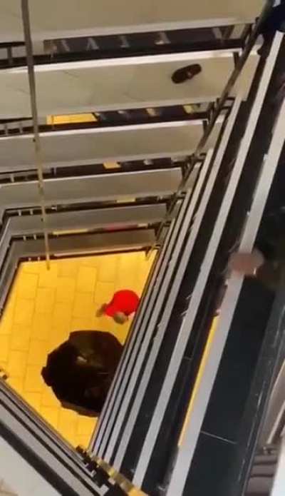 A guy tried to escape from the police fell to the ground floor, ....and to the basement