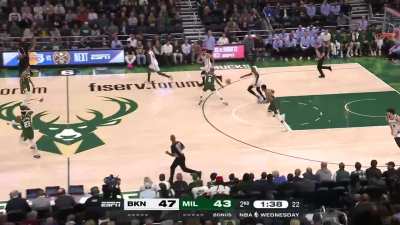[Highlight] Ben Simmons pushes the break and finds O'Neale for his 4th 3-pointer