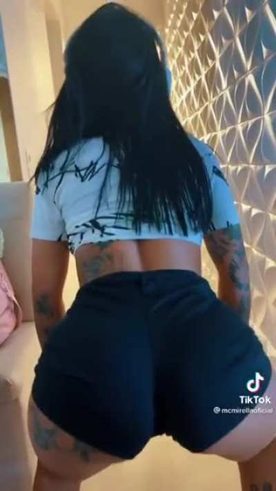 MC Mirella