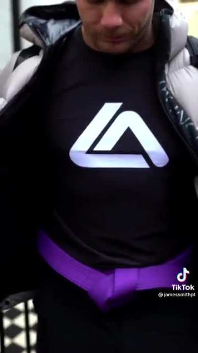 What happens when people try to rob from a jujitsu purple belt.