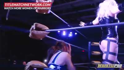 The Smokeshow Scarlett Bordeaux humiliates Kris Statlander with a stink<wbr>face.<wbr>..rub<wbr>bing her Fat Ass all over her Face. LOL