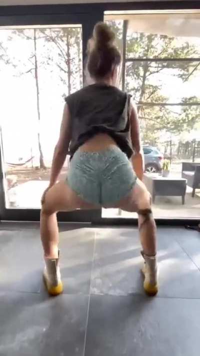 🍑😇