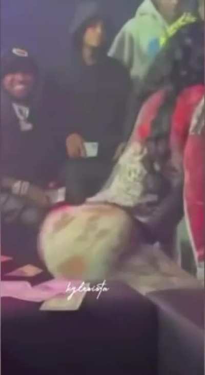 Fuck Ari 😩