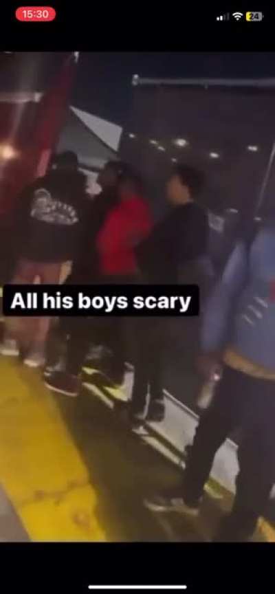It’s almost a year ago that we lost Drakeo The Ruler. This was the last footage of him standing frontline and fighting against multiple people. Until this day no one has been arrested or anything close to that. Long Live Drakeo man, sucks that he had to g