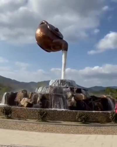 Amazing teapot structure... like who builds these??