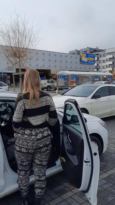 A quick public flashing of my big ass in this parking lot and evacuation from there. Heh