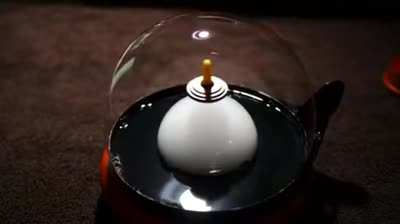 Levitating top (need a captain)